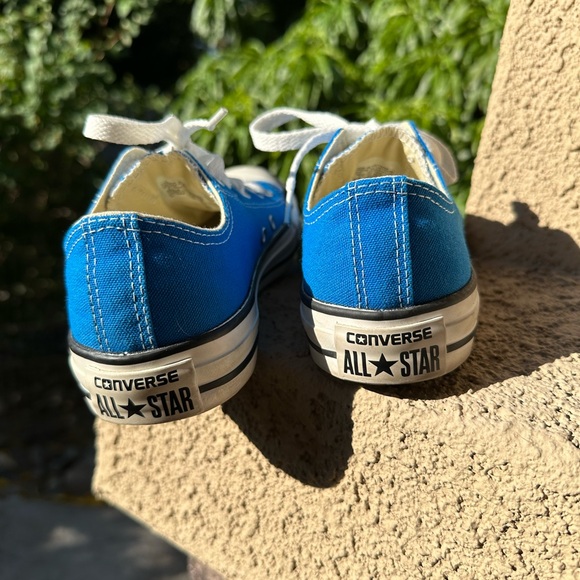 Converse All Stars purchased in 2017 worn twice mens 4 women’s 6 - Picture 3 of 9